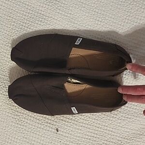 Brown Chocolate TOMS size 9M